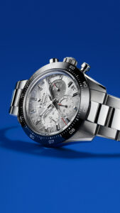 2-STILL-2-1_CHRONOMASTER-Sport_03.3120.3600.76.M3100_9x16